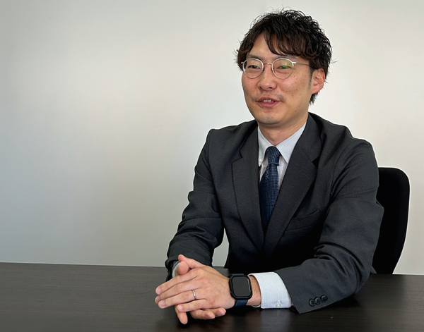 日本事務器Kさんのインタビューの様子