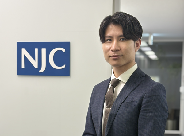日本事務器Mさんのインタビューの様子